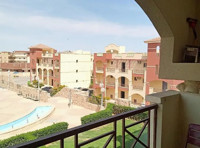 لاسيرينا ميني ايجيبت Ajn-Szuhna